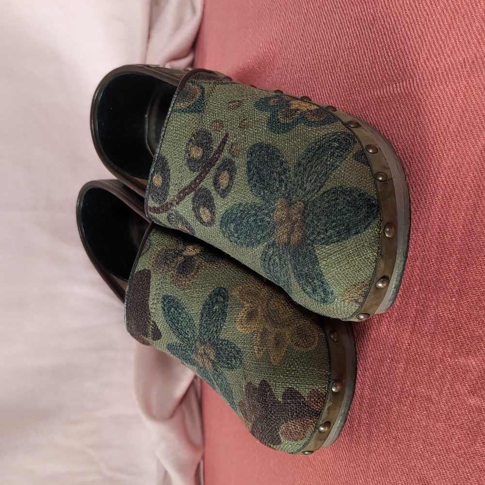 Dansko canvas floral print clogs. Size 39 or US 8